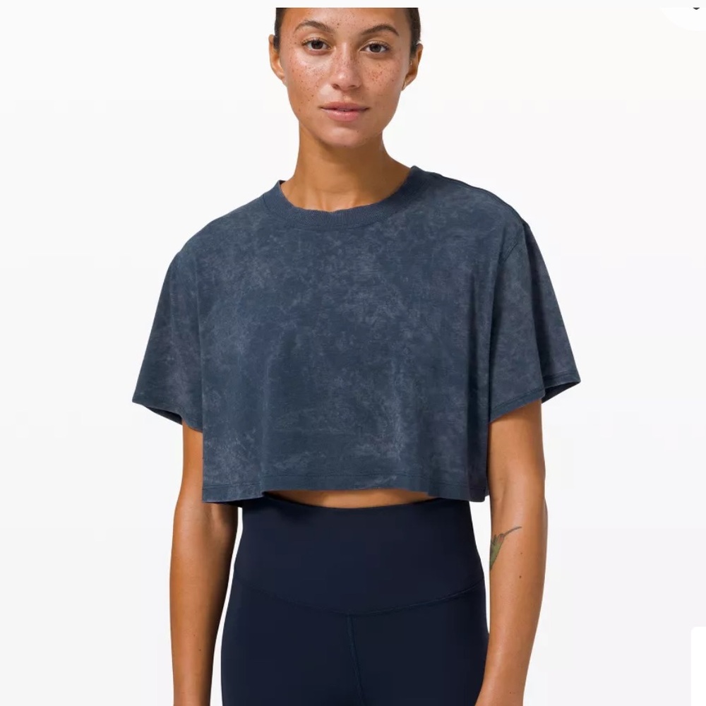 Lululemon All Yours Crop Tee *Wash
Cloudy Wash True Navy